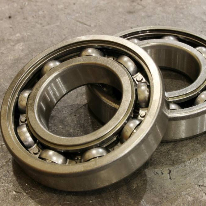 Journal Bearings Vs. Ball Bearings: A Performance Comparison